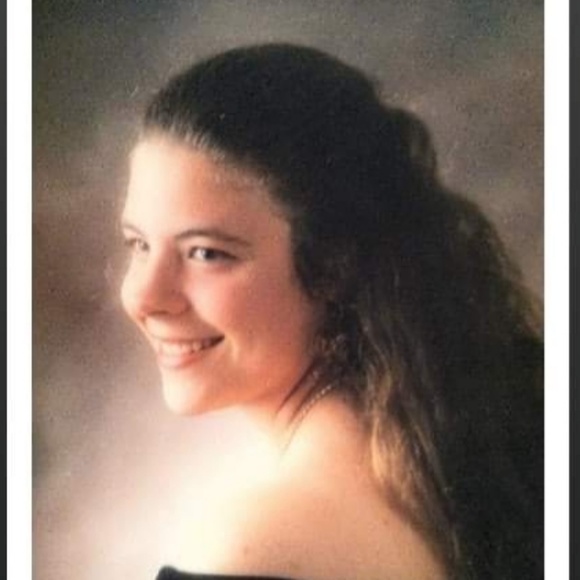 Meet your Posher, April - Picture 1 of 1